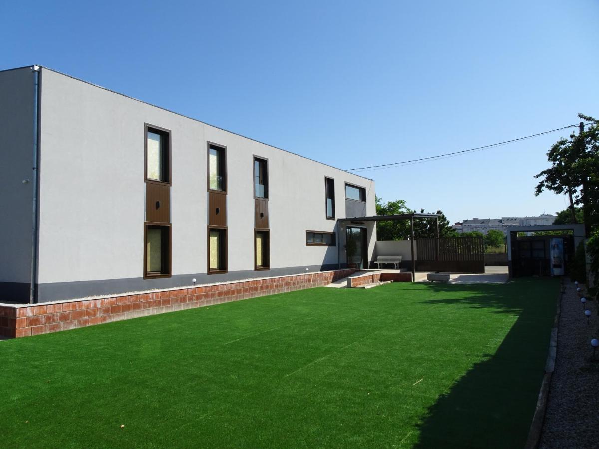Albergue Santiago 15 Monforte Monforte De Lemos Exteriör bild